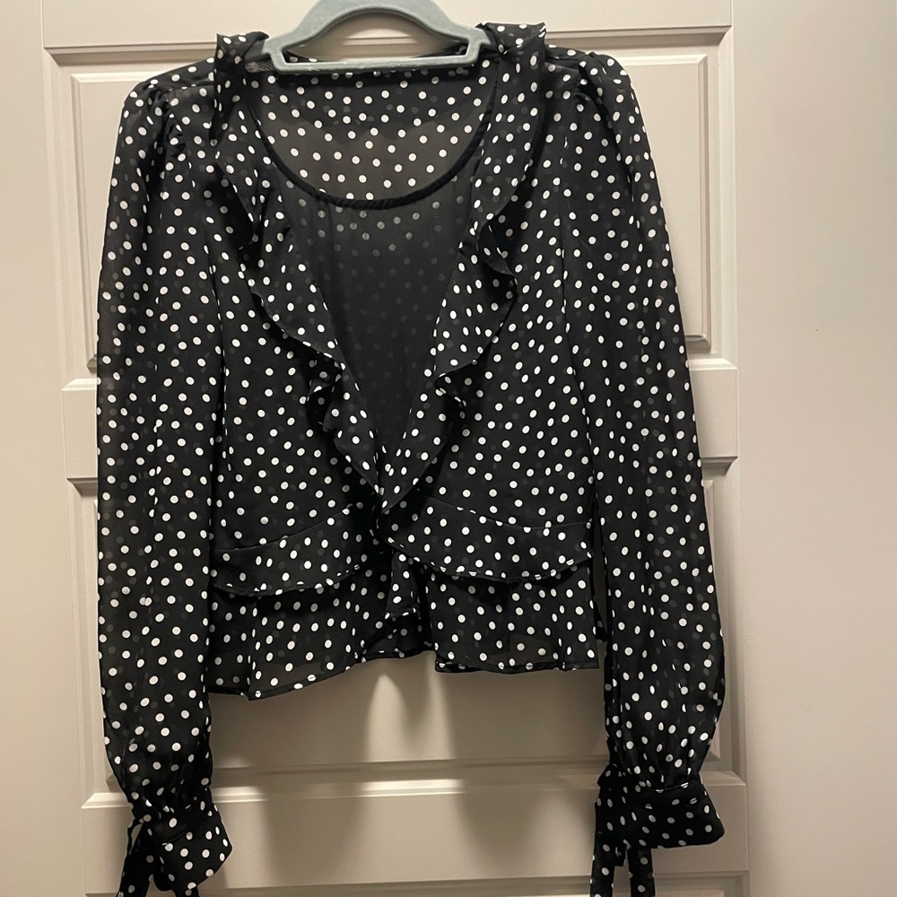 Super cute black poke-dot blouse size small!